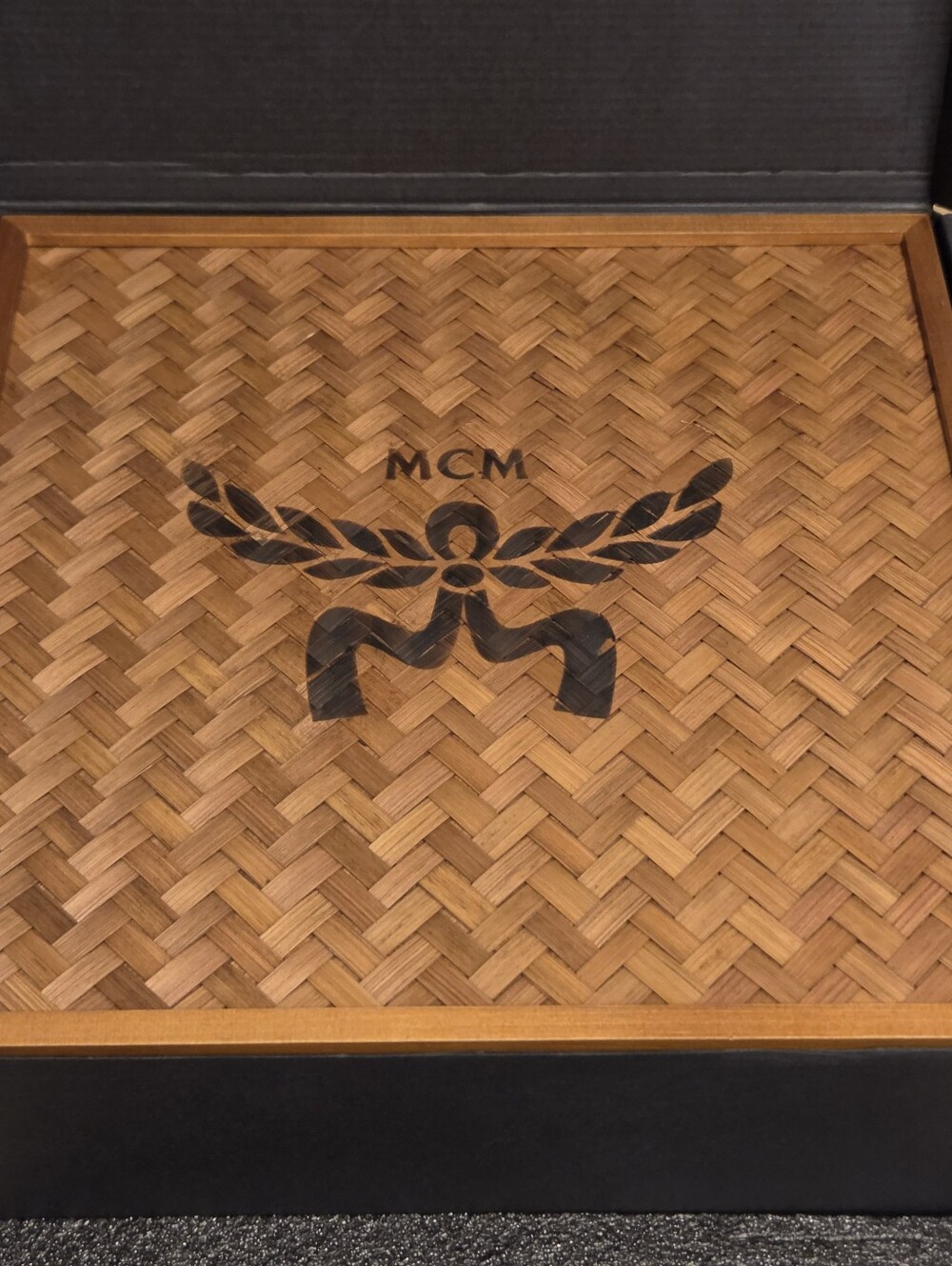 MCM Windchime & Fan Rattan Box - Picture 3 of 4